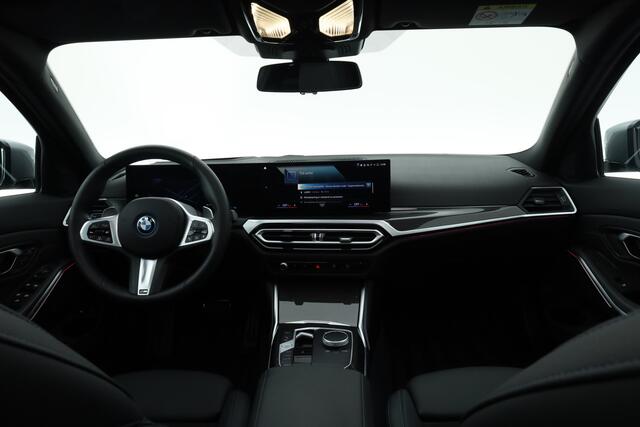 BMW 3-SERIE Touring 330e M-Sport Pro | Pano | Widescreen | ShadowLine | HUD | Camera+PDC | Memory | Sfeerverl. | Dodehoek | Adapt. Cruise | Elek. klep | Nav+App.Connect