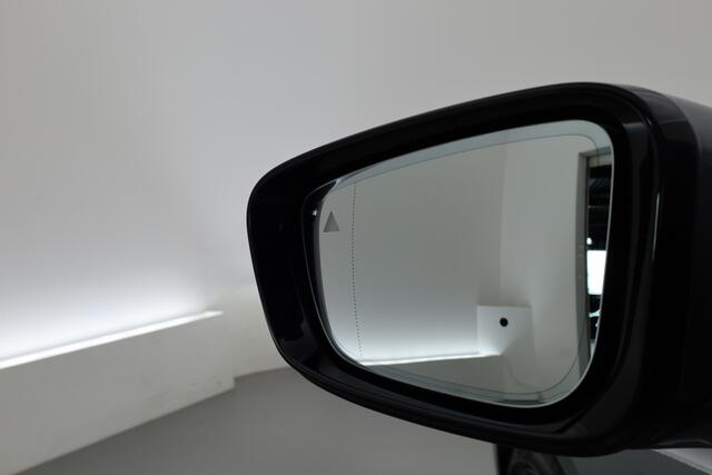 BMW 3-SERIE Touring 330e M-Sport Pro | Pano | Widescreen | ShadowLine | HUD | Camera+PDC | Memory | Sfeerverl. | Dodehoek | Adapt. Cruise | Elek. klep | Nav+App.Connect