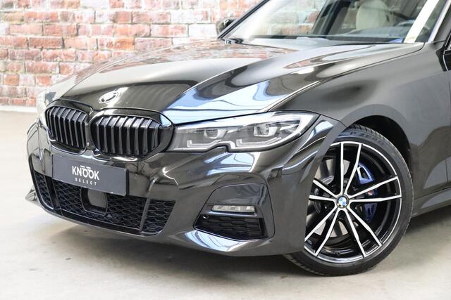 BMW 3-SERIE Touring 330i High Executive M Sport Pakket Automaat / Live Cockpit Professional / Panoramadak / Driving Assistant Professional / M Sport Differentieel / Nappa Leder / Extra Getint Glas / 19 Inch / Harman Kardon / M Sport Remsysteem / Achteruitrijcamera /