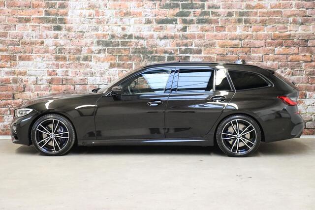 BMW 3-SERIE Touring 330i High Executive M Sport Pakket Automaat / Live Cockpit Professional / Panoramadak / Driving Assistant Professional / M Sport Differentieel / Nappa Leder / Extra Getint Glas / 19 Inch / Harman Kardon / M Sport Remsysteem / Achteruitrijcamera /