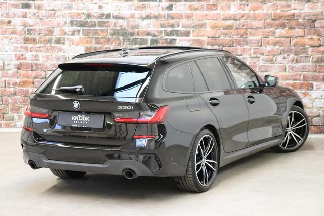 BMW 3-SERIE Touring 330i High Executive M Sport Pakket Automaat / Live Cockpit Professional / Panoramadak / Driving Assistant Professional / M Sport Differentieel / Nappa Leder / Extra Getint Glas / 19 Inch / Harman Kardon / M Sport Remsysteem / Achteruitrijcamera /