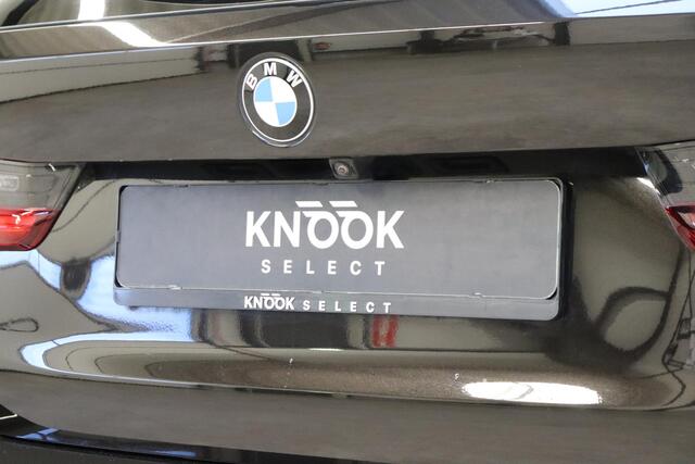 BMW 3-SERIE Touring 330i High Executive M Sport Pakket Automaat / Live Cockpit Professional / Panoramadak / Driving Assistant Professional / M Sport Differentieel / Nappa Leder / Extra Getint Glas / 19 Inch / Harman Kardon / M Sport Remsysteem / Achteruitrijcamera /