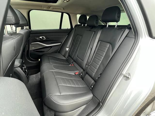 BMW 3-SERIE 320i | 184 PK | NL auto | Laser | Panoramadak | Bijzonder compleet! | 68dkm !