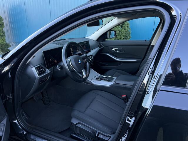 BMW 3-SERIE Touring 318i AUT. CARPLAY | ELEK.A.KLEP | NAV | LED | CRUISE | ECC | PDC | LMV | 1ÉIG