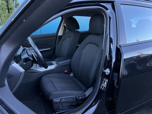 BMW 3-SERIE Touring 318i AUT. CARPLAY | ELEK.A.KLEP | NAV | LED | CRUISE | ECC | PDC | LMV | 1ÉIG