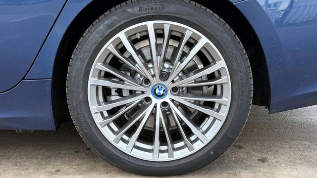 BMW 3-SERIE Touring 330e xDrive High Executive