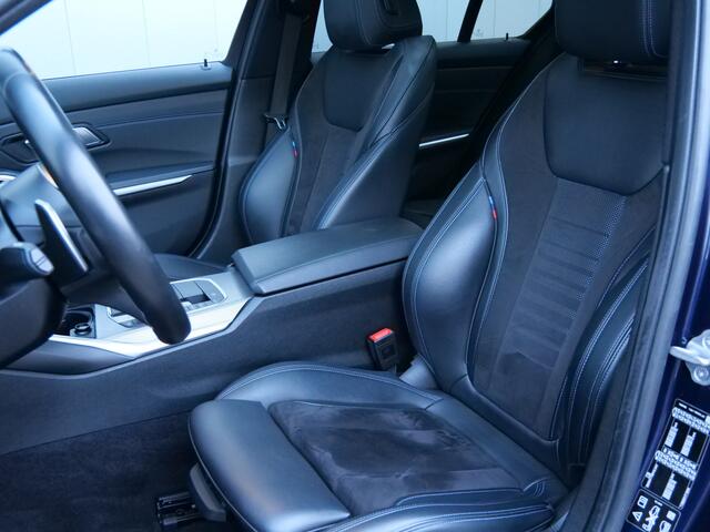 BMW 3-SERIE M340i xDrive High Executive 374 Pk Automaat Navigatie / Apple Carplay / Schuifdak / Stoelverwarming