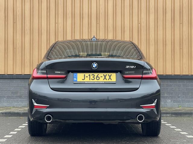 BMW 3-SERIE 318i High Executive Edition | Apple Carplay | Sfeerverlichting | Keyless Go | Stop&Go | Airconditioning | Parkeersensoren |
