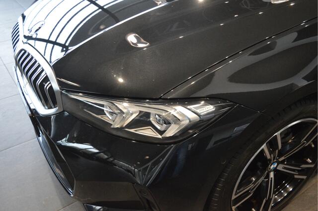 BMW 3-SERIE Touring 320d M-SPORT pano camera led 18 inch 190 pk !!