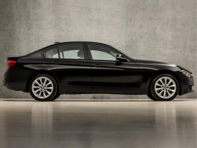 BMW 3-SERIE 318i Executive Sportline Automaat (GROOT NAVI, CLIMATE, PARKEERSENSOREN, SPORTSTOELEN, LED KOPLAMPEN, CRUISE, NIEUWE APK, NIEUWSTAAT)