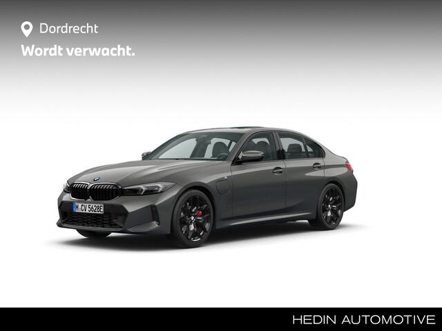 BMW 3-SERIE 330e M-Sport Pro | Schuifdak | 19" | Trekhaak | M Interieurlijsten Carbon Fibre