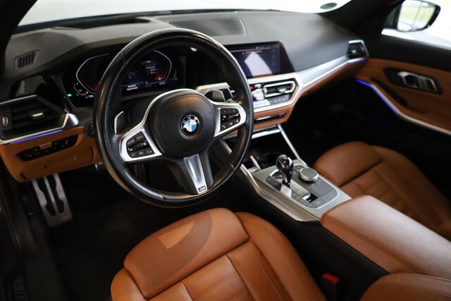 BMW 3-SERIE Sedan M340i xDrive | Sportstoelen | Adaptieve Cruise Controle | Achteruitrijcamera | M Sportremsysteem | Voorstoelen Verwarmd |