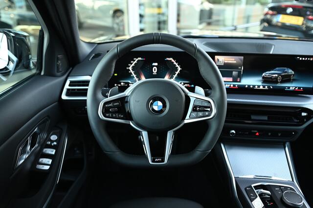 BMW 3-SERIE 318i M Sport Automaat / Trekhaak / Sportstoelen / Achteruitrijcamera / M Sportonderstel / Comfort Access / Stuurverwarming / Adaptieve LED / Harman Kardon / Widescreen Display