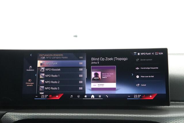 BMW 3-SERIE Sedan 318i M Sportpakket Pro | Trekhaak | Comfort Pack | Innovation Pack | Showroom Selection