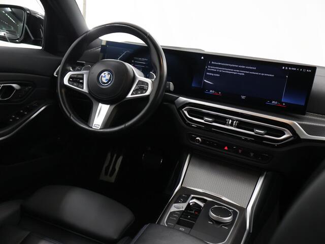 BMW 3-SERIE Touring 330e xDrive | M-Sport | Panoramadak | HUD | Curved Display | Ele.verstelbare stoelen + Geheugen | Camera | Apple CarPlay/Android Auto | Standkachel | Adaptieve Cruise Control | BMW LED |