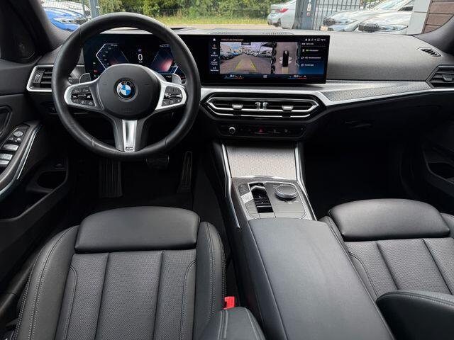 BMW 3-SERIE Touring 320d xDrive M-SPORT ** LED, NAVI+, LEDER, PANORAMA, H&K, HuD, TREKH, 19-inch LMV ** 1e EIG - UNFALLFREI ** ** INFORMEER OOK NAAR ONZE AANTREKKELIJKE FINANCIAL-LEASE TARIEVEN **