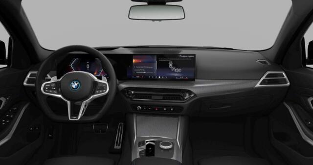 BMW 3-SERIE Touring 330e M Sport - Elektrisch verstelbare/verwarmde stoelen - Comfort Access - Parking Assistant Plus - Active Cruise Control - Getinte Ruiten - zonneschermen achterportierramen -