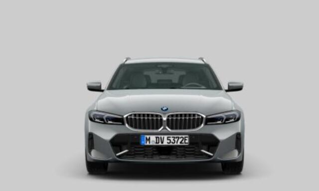 BMW 3-SERIE Touring 330e M Sport - Elektrisch verstelbare/verwarmde stoelen - Comfort Access - Parking Assistant Plus - Active Cruise Control - Getinte Ruiten - zonneschermen achterportierramen -