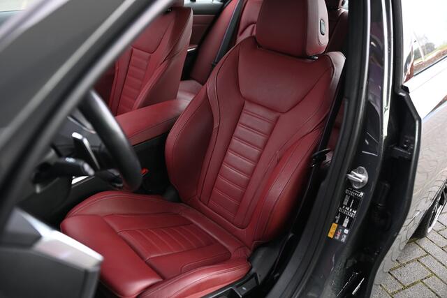 BMW 3-SERIE 330e High Executive M Sport Automaat / Sportstoelen / M Adaptief onderstel / Achteruitrijcamera / Adaptieve LED / Active Cruise Control / Harman Kardon