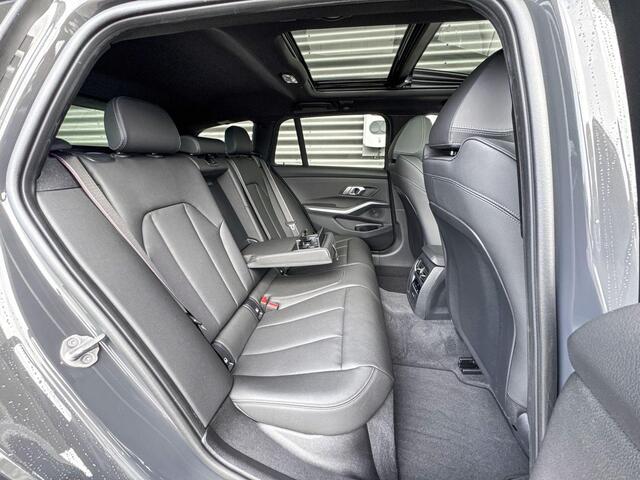 BMW 3-SERIE Touring 330e