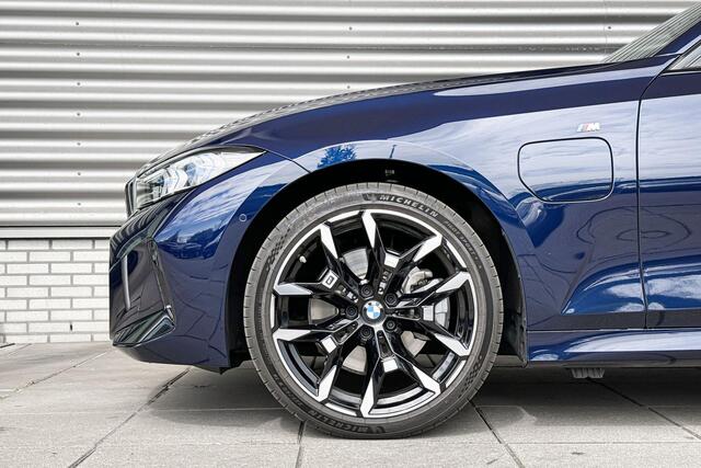 BMW 3-SERIE Touring 330e M Sportpakket / Innovation Pack / Comfort Pack