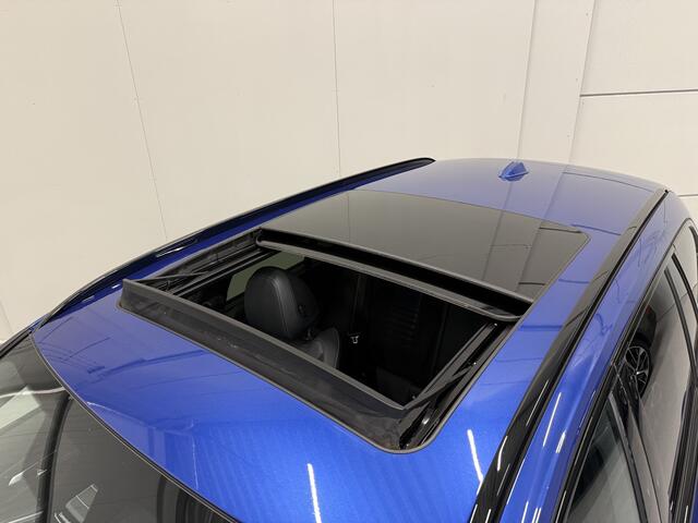 BMW 3-SERIE Touring 330e M-Sport Facelift LONG RANGE PANO/TREKHAAK/HEAD-UP/ACC/MEMORY/CAMERA/KEYLESS/19"M-SPORT BREEDSET/PORTIMAO-BLAU METALLIC/VOLLEDIG BMW DEALER HISTORIE