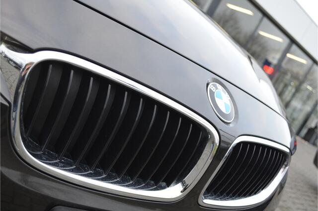 BMW 3-SERIE 320d EDE High Executive Automaat leder, sportst., lane assist, stoelverw. zwarte hemelbekl, camera,led.NAP, ZEER MOOI!