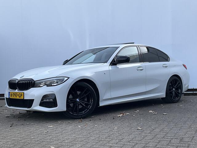 BMW 3-SERIE 320i Executive Edition M-Sport Automaat Pano 19 Inch Carplay NL-Auto Uitstraling!