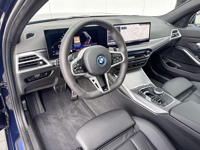 BMW 3-SERIE Sedan 330e M Sport Pro | Panoramadak