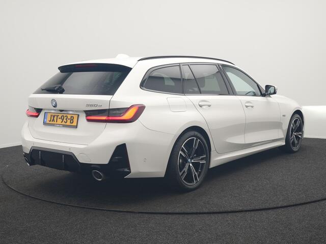 BMW 3-SERIE Touring 320e M Sport FACELIFT Plug In Hybrid 204pk Dealer O.H PHEV | Trekhaak af Fabriek | Adapive Cruise | Widescreen Navi | Head Up | Alcantara Sportstoelen Verwarmd | Camera & Parkassist | Apple Carplay |