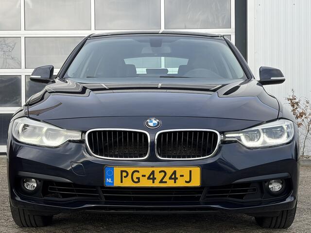 BMW 3-SERIE Touring 318i Executive 136pk | Automaat | Bluetooth | Cruise control | Electronic climate control | LED koplampen | Navigatiesysteem full map | Parkeersensor achter | Dealer onderhouden!