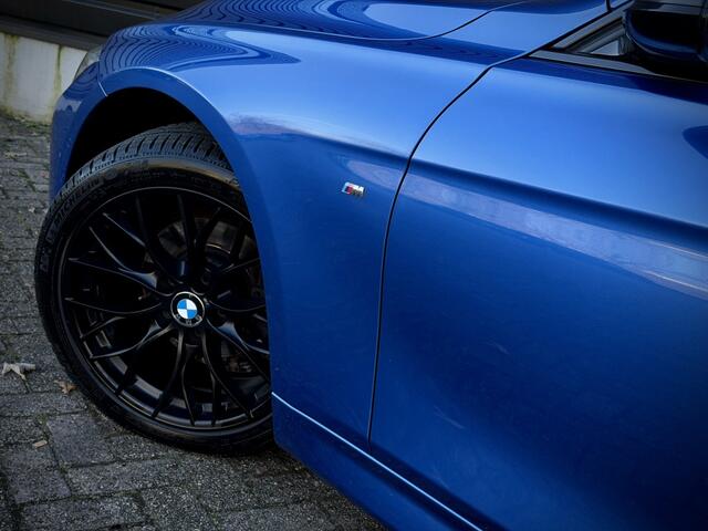 BMW 3-SERIE Touring 320i M-SPORT PANO|CAMERA|LEDER|CARPLAY