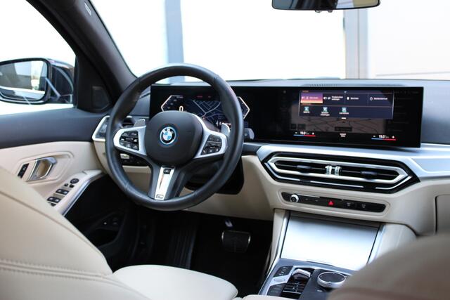 BMW 3-SERIE Touring 330e | Adaptieve cruise | Leder | 360 Camera | M-Pakket