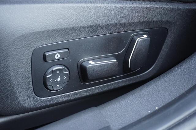 BMW 3-SERIE 330e Touring | M Sportpakket Pro | Innovation Pack | Comfort Pack | M Sport Edition | Individual Lak