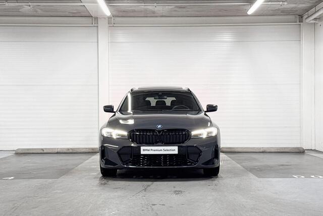 BMW 3-SERIE Touring 330e | M-Sport Pro | Comfort Pack | Panoramadak | Comfort Access | Trekhaak