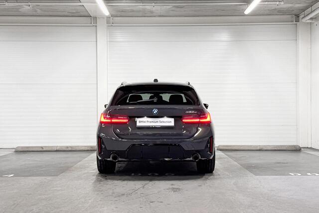 BMW 3-SERIE Touring 330e | M-Sport Pro | Comfort Pack | Panoramadak | Comfort Access | Trekhaak