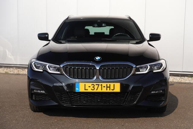 BMW 3-SERIE Touring 330e Business Edition Plus M Sport Automaat Leder Trekhaak Sportstoelen 18 inch LMV Navigatie Draadloos Carplay