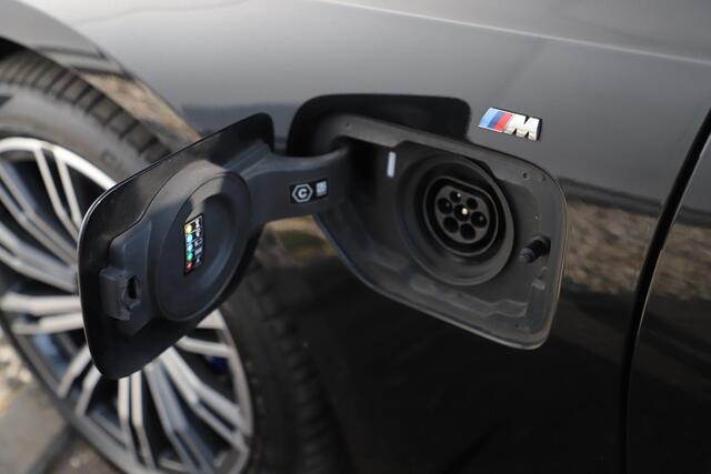 BMW 3-SERIE Touring 330e Business Edition Plus M Sport Automaat Leder Trekhaak Sportstoelen 18 inch LMV Navigatie Draadloos Carplay