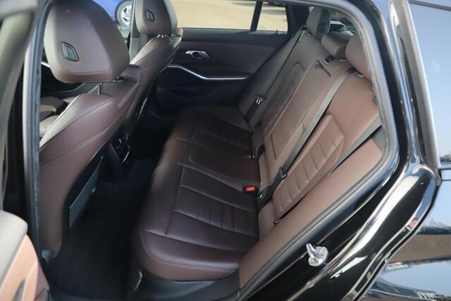 BMW 3-SERIE Touring 330e Business Edition Plus M Sport Automaat Leder Trekhaak Sportstoelen 18 inch LMV Navigatie Draadloos Carplay