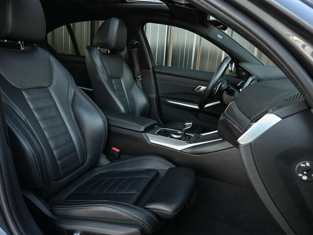 BMW 3-SERIE 330i High Executive 259pk M-Sport | M Sportbrake | M Suspension | Comfort Access | Schuif -/- Dak | Memory Seats | Ambiance Light | Laser Light | 360 Camera | Head-Up | Harman/Kardon |