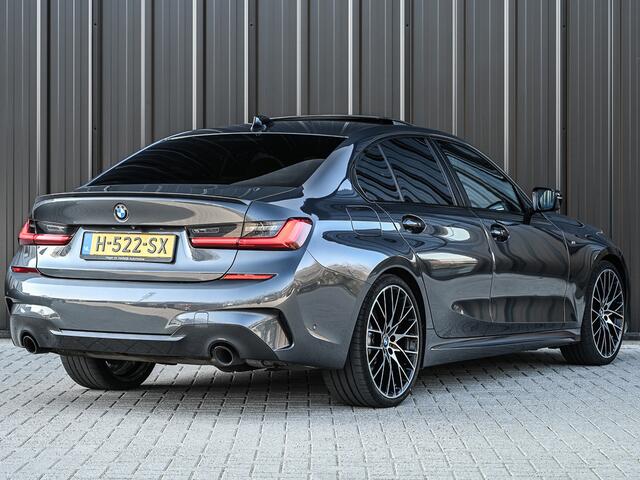 BMW 3-SERIE 330i High Executive 259pk M-Sport | M Sportbrake | M Suspension | Comfort Access | Schuif -/- Dak | Memory Seats | Ambiance Light | Laser Light | 360 Camera | Head-Up | Harman/Kardon |