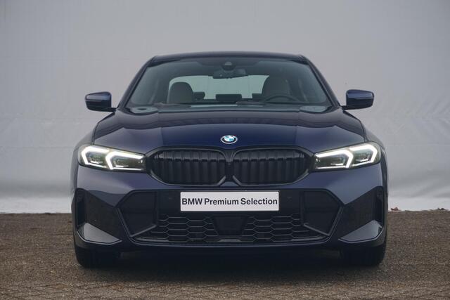 BMW 3-SERIE Sedan 330i M Sportpakket | Comfort Pack | Showroom Selection