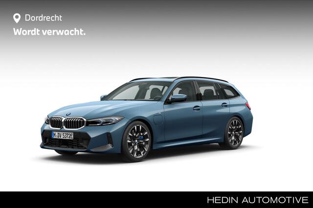 BMW 3-SERIE Touring 330e M-Sport | 19" 995M | CoPilot | Panorama | Trekhaak | Elektrisch verstelbare stoelen | Stoel/Stuurverwarming