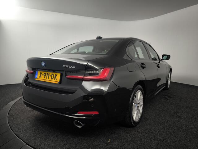 BMW 3-SERIE 320e | Leder | Camera | Parkpilot V+A | Navigatie | LMV | Dealeronderhoud | Hybrid Automaat |