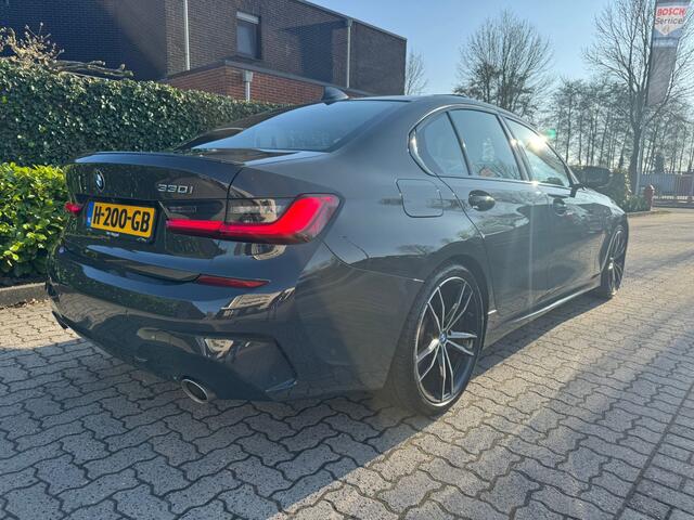BMW 3-SERIE 330i High Executive panorama, leer, hud, navi, cruise