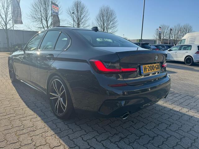 BMW 3-SERIE 330i High Executive panorama, leer, hud, navi, cruise