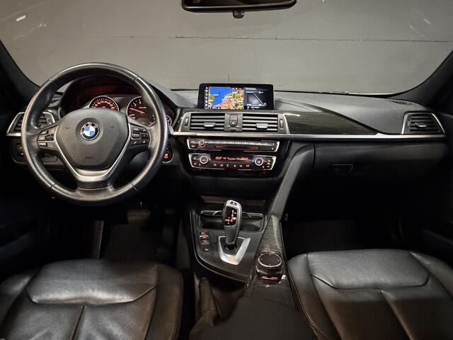 BMW 3-SERIE Touring 318i High Executive Automaat | Leder | Stoelverwarming | Full LED | Navi | PDC V+A