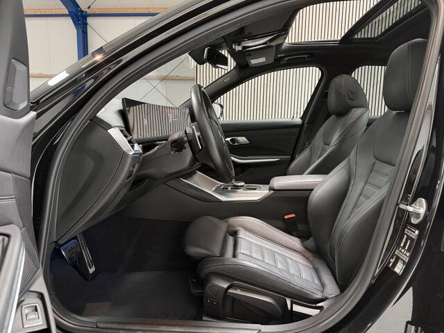 BMW 3-SERIE 318i M PAKKET - NL AUTO - SCHUIFDAK - LIVE COCKPIT - STOELVERWARMING - TREKHAAK - AUTOMAAT - LED - LEER - HEAD UP -