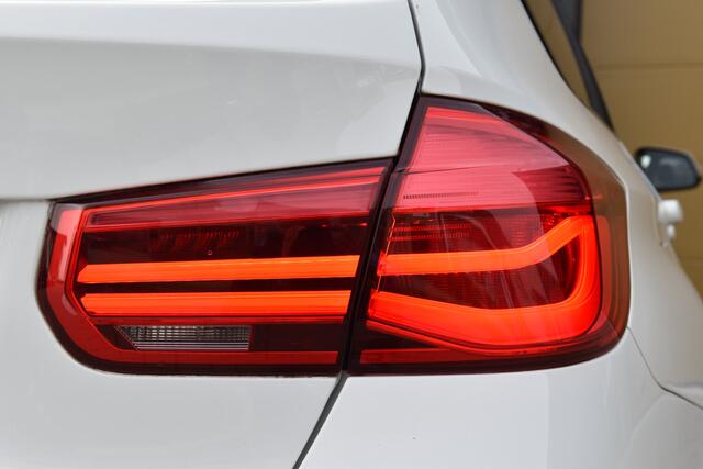 BMW 3-SERIE Touring 320i High Executive * M-Sport * Leder * LED * M-onderstel * Trekhaak *