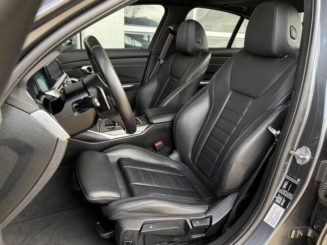 BMW 3-SERIE 320i M SPORT PLUS | PANORAMA | 19 INCH | HEAD UP | LEDER |